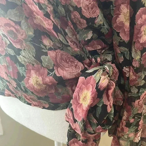 [M]MNG Pink/Red Floral Cropped Baloon  Sleeve Wrap Blouse - Picture 7 of 15